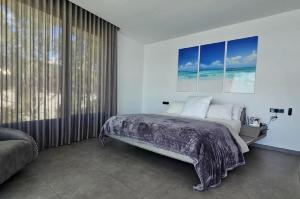 Beachfront villa Cabo Roig