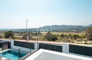 Sierra y Sal - designer villa, heated saltwater pool, mountain and sea views - by OYOOSTAYS