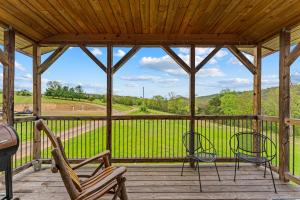 Rustic Barn Retreat w Hot Tub Game Room & FirePit