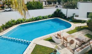 Central Room with Pool, WiFi and Air Conditioning