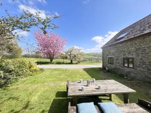 4 Bed in Builth Wells oc-90375