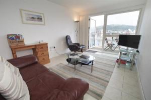 1 Bed in Marina oc-hh202