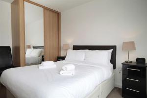 1 Bed in Marina oc-hh202