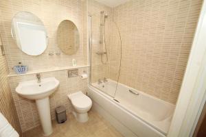 1 Bed in Marina oc-hh202