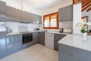 Villa Colbryca by Villa Plus