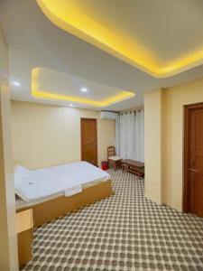 Shrestha Hotel And Lodge