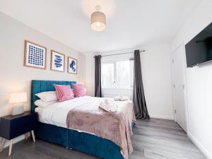 Lokfu LT By Furnished Accommodation Free Parking CCTV Long Stay Discounts 4 beds
