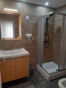 Doppelbett Zimmer mit Boxspringbett