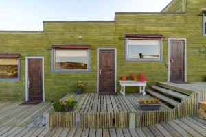 Pupuya Surf House