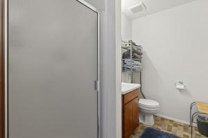 Sunflower Studio - 7 Minutes to UO & 4 Minutes to Downtown studio