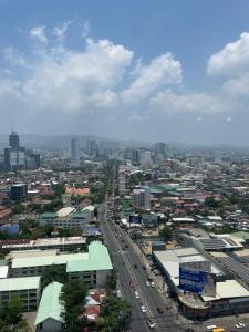 La Maria Rentals - Central Condo Walk to SM City Cebu with Wi-Fi