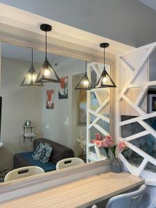 La Maria Rentals - Central Condo Walk to SM City Cebu with Wi-Fi