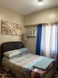La Maria Rentals - Steps from SM City Cebu, with Netflix plus WiFi