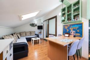 Sunset Point Apartment