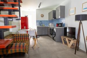 Athens Mets Loft