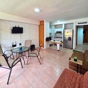 Tucacas, Frente al Mar, Terraza, Piscina y Playa Privada