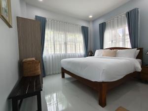 155 Floral New 2BR and Garden 10 min ride to Nimman