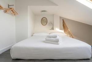 Dąbrowskiego Sunny Roof Studio by BookingHost