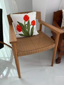 155 Floral New 2BR and Garden 10 min ride to Nimman