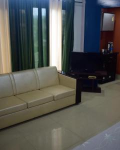 ZRS HomeStay