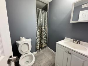 Urban retreat 2BR Spacious APT Free Parking
