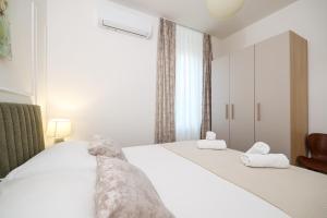 Bay View Apartment