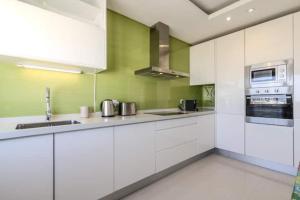 Garden Hill Haven Old Town & Sea View by BeCherish