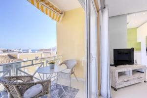 Garden Hill Haven Old Town & Sea View by BeCherish