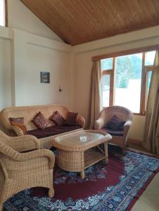 Dunichand homestay