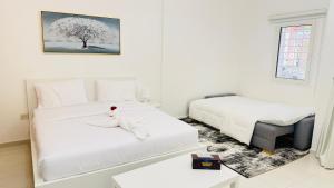 U10 Luxury studio with balcony italy cluster international city