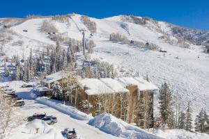 SE076 - Storm Meadows East Slopeside