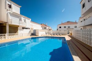 #029 Oura Village Apartment Pool & Nightlife