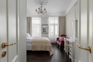 Old Town Luxe | Boutique 2BR apartment