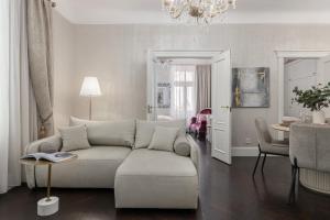 Old Town Luxe | Boutique 2BR apartment