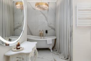 Old Town Luxe | Boutique 2BR apartment