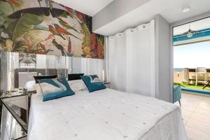 Roof Top Port Nature High-end apartment with large terrace on the walkway