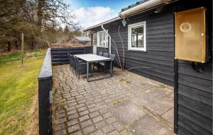 2 Bedroom Cozy Home In Hjørring