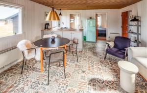 2 Bedroom Cozy Home In Hjørring