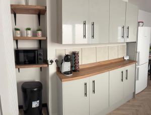 PLYMOUTH BASE Corporate, Contractor & Holiday stays