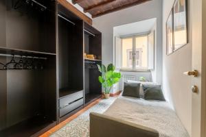 Dimora del Gonfalone, Historical Residence in Rome