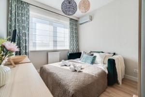 Jutrzenki 68a - dwupokojowy apartament z balkonem, parking - Wrocław - Fair Rentals