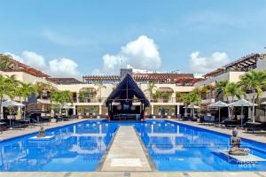 Beachfront Penthouse Oceanview Rooftop and Pool