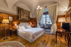 Zamek Karpniki Schloss Fischbach