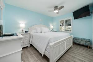 #1441 Sanibel Moorings Dock View