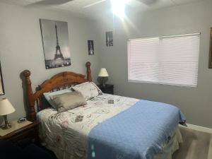 House in Pahrump sleeps 9, D Valley