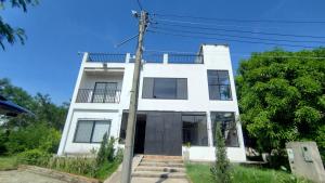Casa Nueva en Condominio