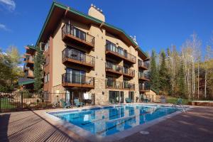 SL206 - Scandinavian Lodge and Condominiums