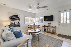 Walkable 3-Unit Escape Near Elk Lake & Bay Access!