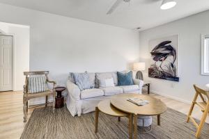 Walkable 3-Unit Escape Near Elk Lake & Bay Access!