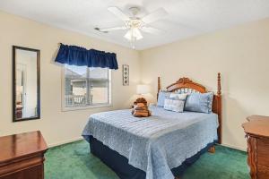 Nostalgic Beach Cottage. Unplug near beach with pools